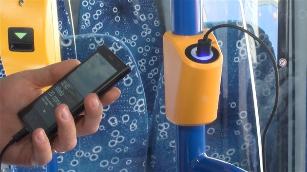 Nab�je�ka v autobuse